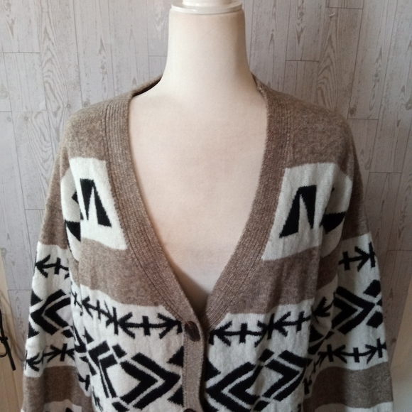 Patterned Cardigan Button Up Sweater Women's Size L - Picture 2 of 10